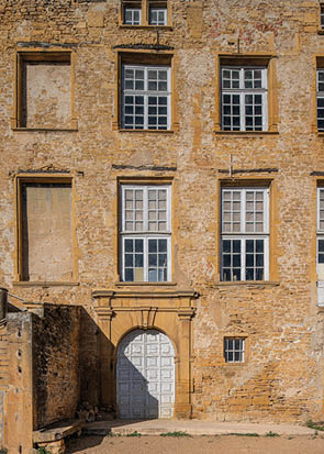 Façade d'apparat, de face